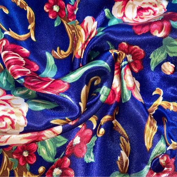 v i n t a g e :: Silky Floral Satin Flowy Pajama Blouse - Picture 7 of 10